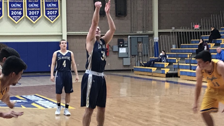 Mens' Basketball defeats Embry-Riddle 83-68