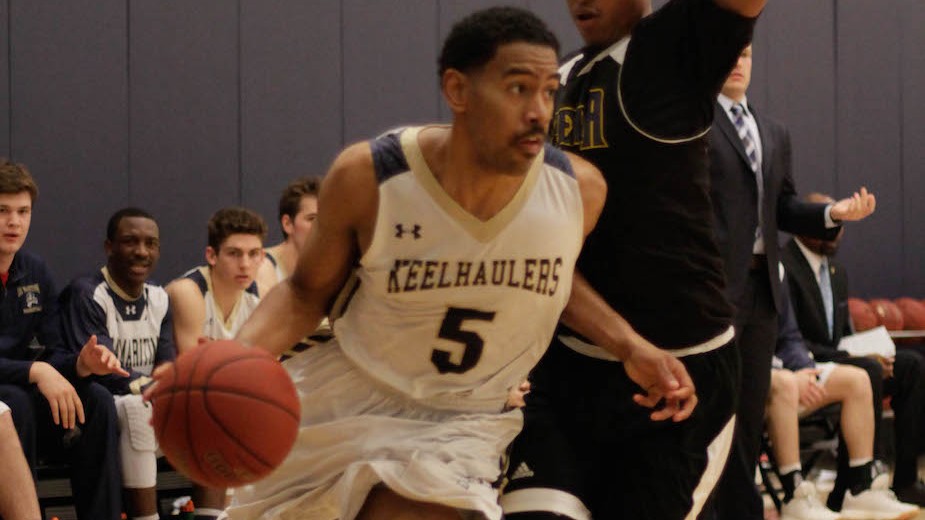 Men's basketball gets big win at home on Senior Night