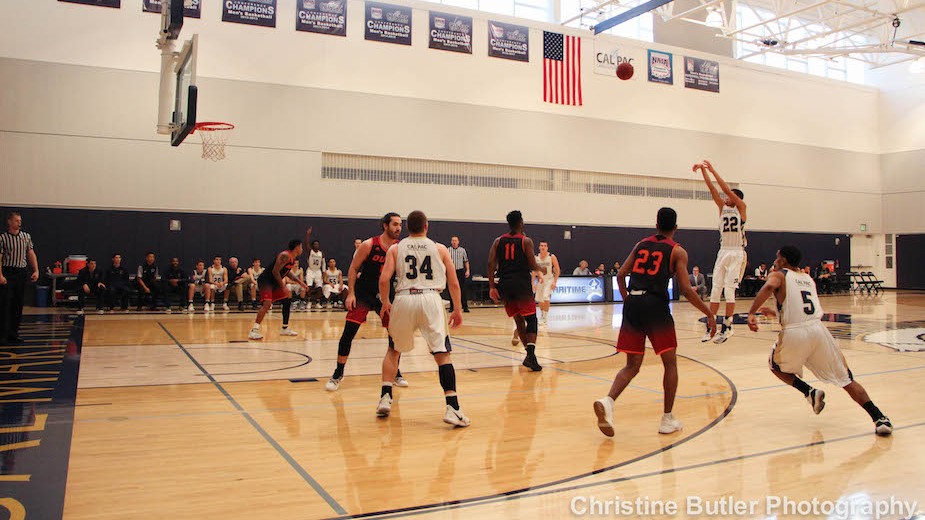 Men's Basketball Drops Heartbreaker vs. Ottawa