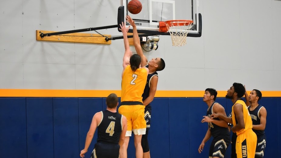 Men's Basketball dominates La Sierra in 86-62 victory