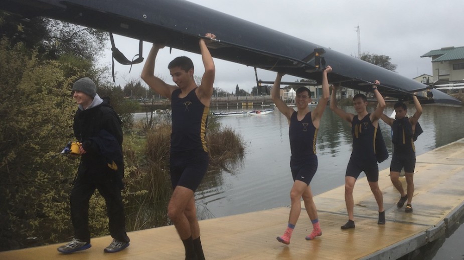 Men's Crew starts spring with good showing at Sacramento