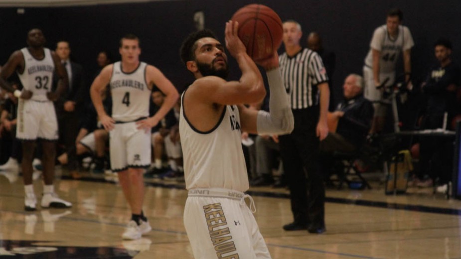 Men's Basketball falls short of sweeping UC Merced