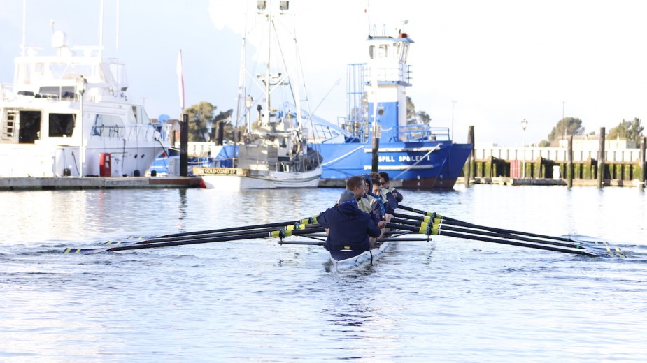 Men's Crew takes overall points win at Blue Herron Regatta