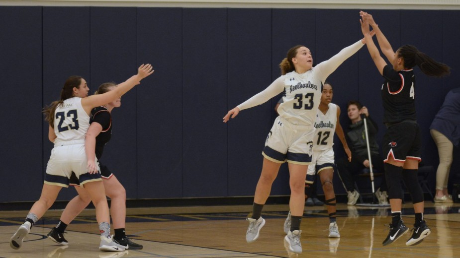 Women's Basketball lets lead slip, falls in overtime
