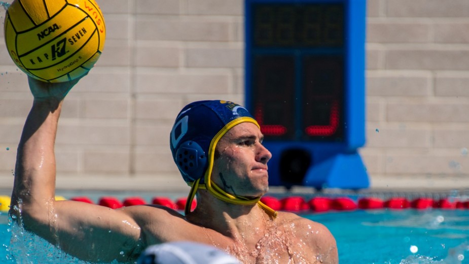 Men's Water Polo goes 2-2 on opening weekend