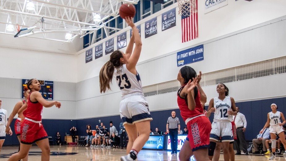 Women's Basketball lets lead slip away in 2nd half