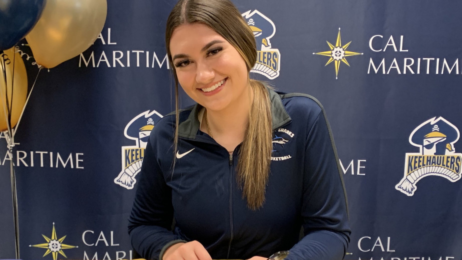 Women's Basketball adds Oceana High's Dylan Fulton