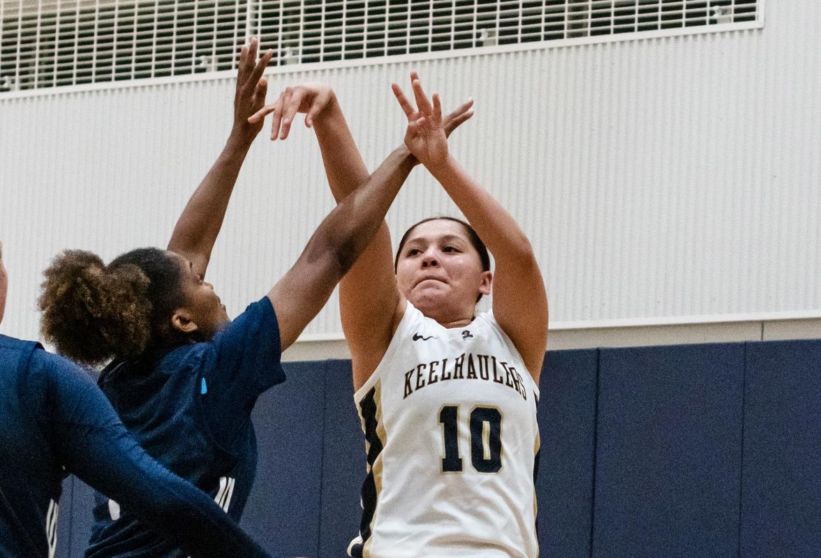 Simpson pulls away late in the start of Cal Maritime's final three-game homestand