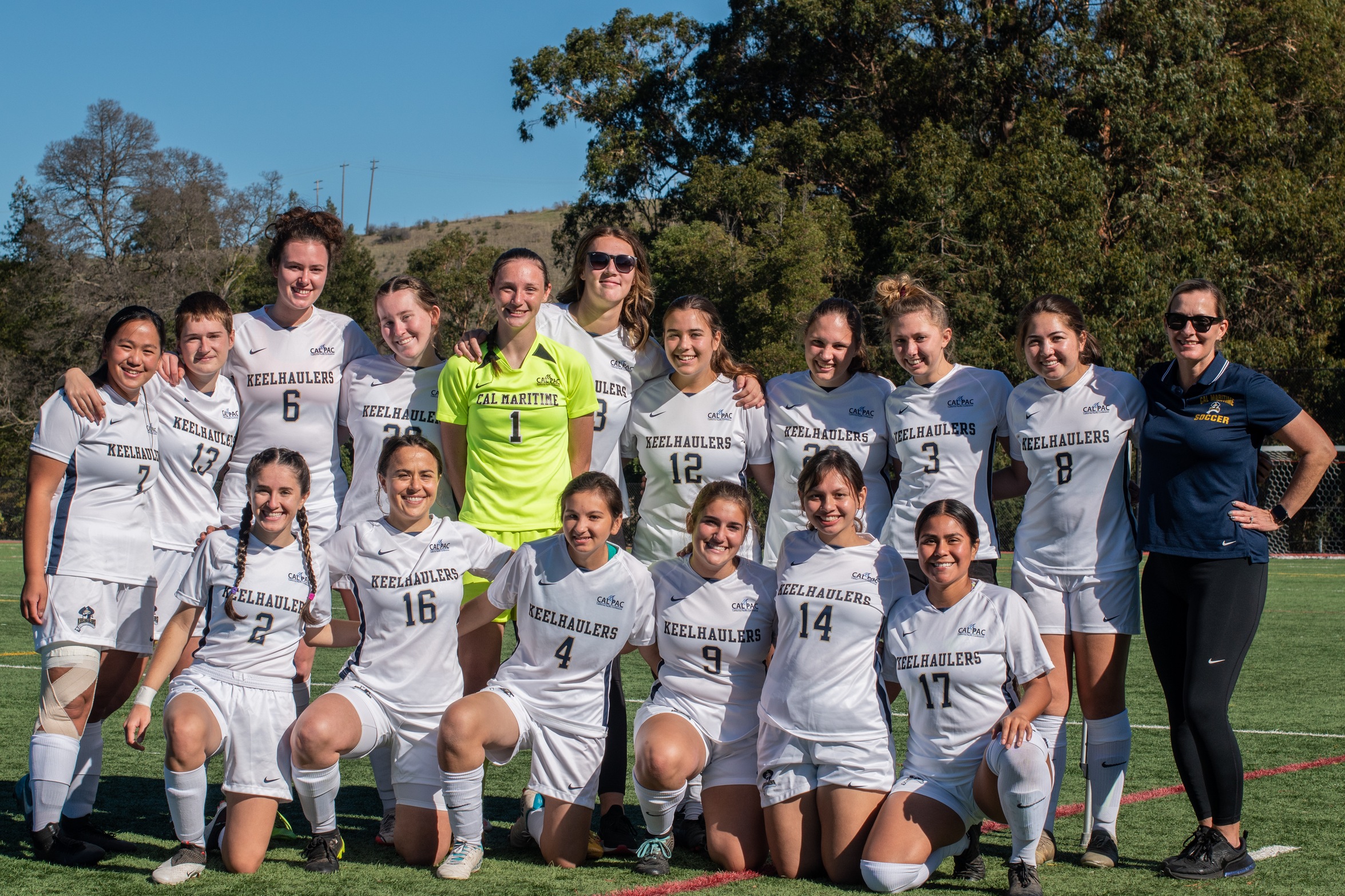 Women's soccer honors three seniors in their final appearance at Bodnar Field